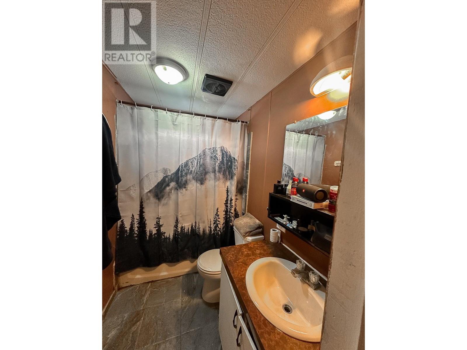5586 103 Mile Lake Road, 103 Mile House, British Columbia  V0K 2E1 - Photo 24 - R3009244
