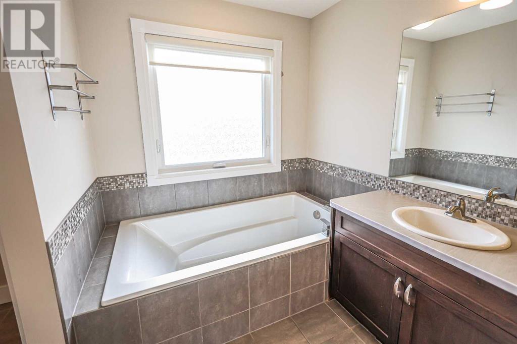 53 Sage Bank Crescent Nw, Calgary, Alberta  T3R 0J2 - Photo 23 - A2225454