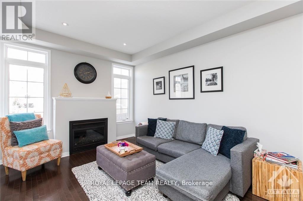 114 Laramie Crescent, Ottawa, Ontario  K2J 5Z8 - Photo 5 - X12183343