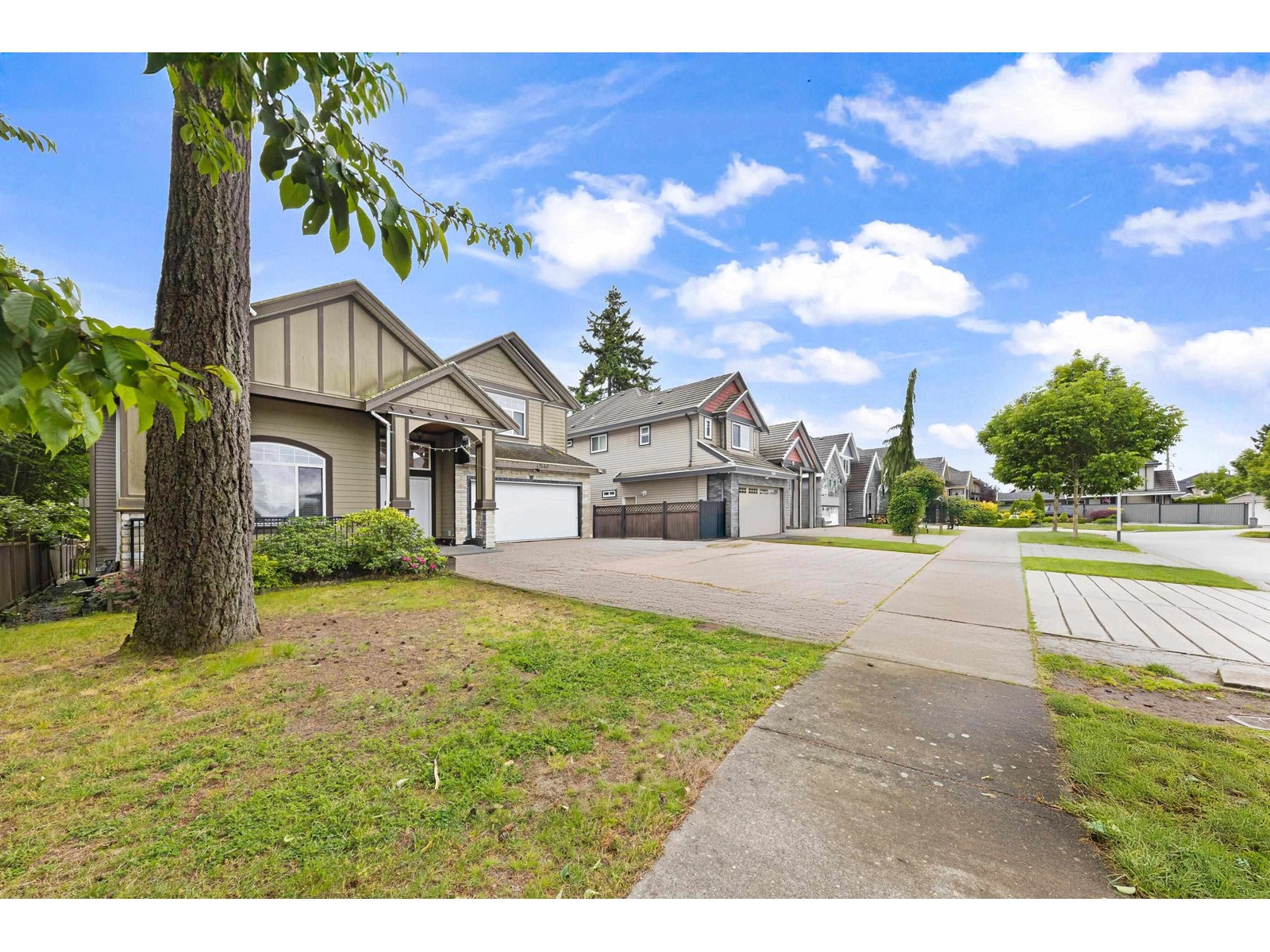 12646 60a Avenue, Surrey, British Columbia  V3X 0A7 - Photo 2 - R3009167