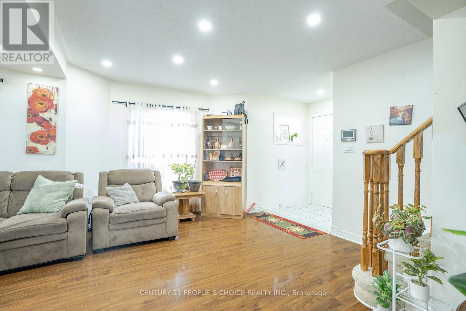 32 Pressed Brick Drive, Brampton (Brampton North), Ontario  L6V 4K3 - Photo 19 - W12162293