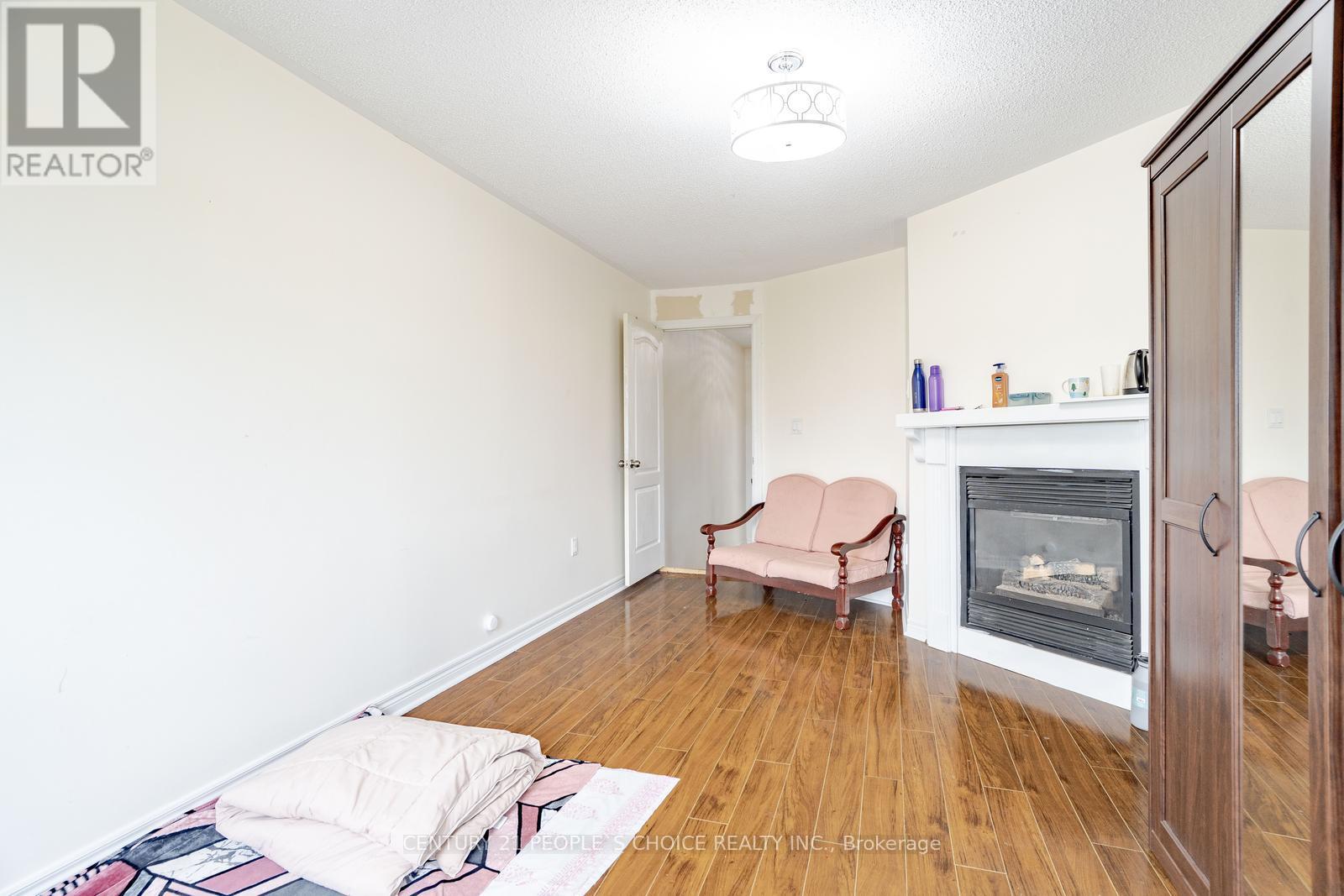 32 Pressed Brick Drive, Brampton (Brampton North), Ontario  L6V 4K3 - Photo 21 - W12162293