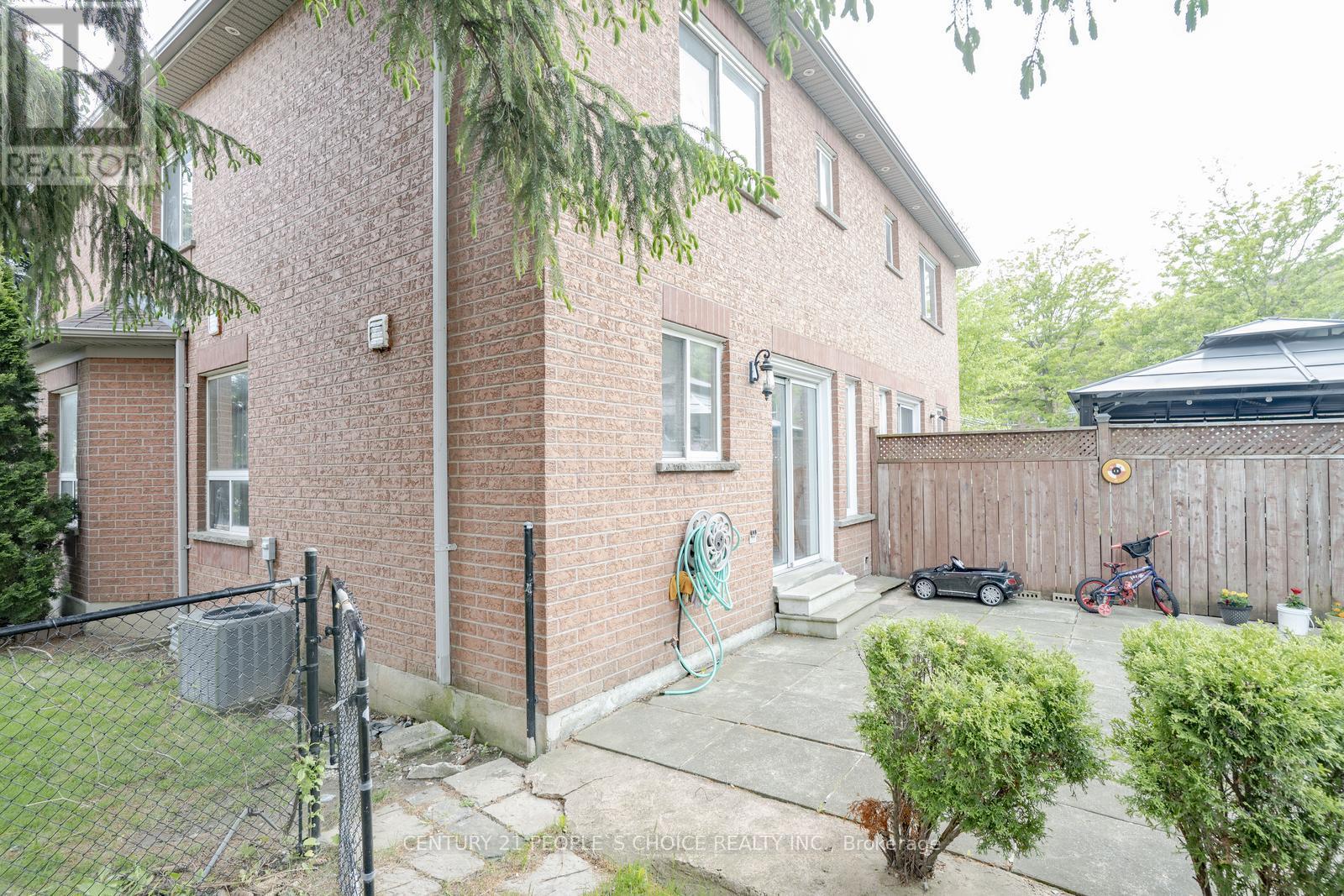 32 Pressed Brick Drive, Brampton, Ontario  L6V 4K3 - Photo 34 - W12162293