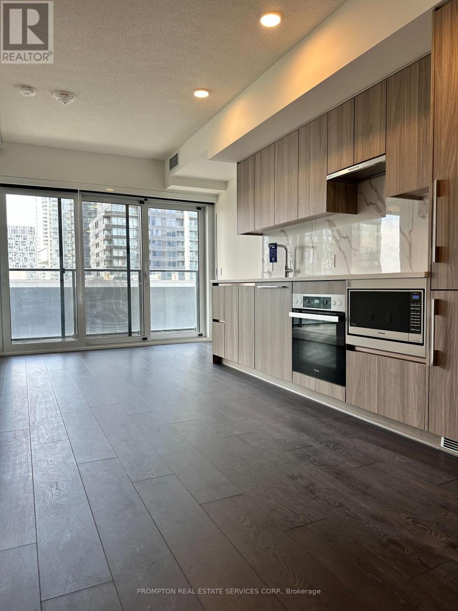 2101 - 3 Concord Cityplace Way, Toronto, Ontario  M5V 0X4 - Photo 10 - C12185070