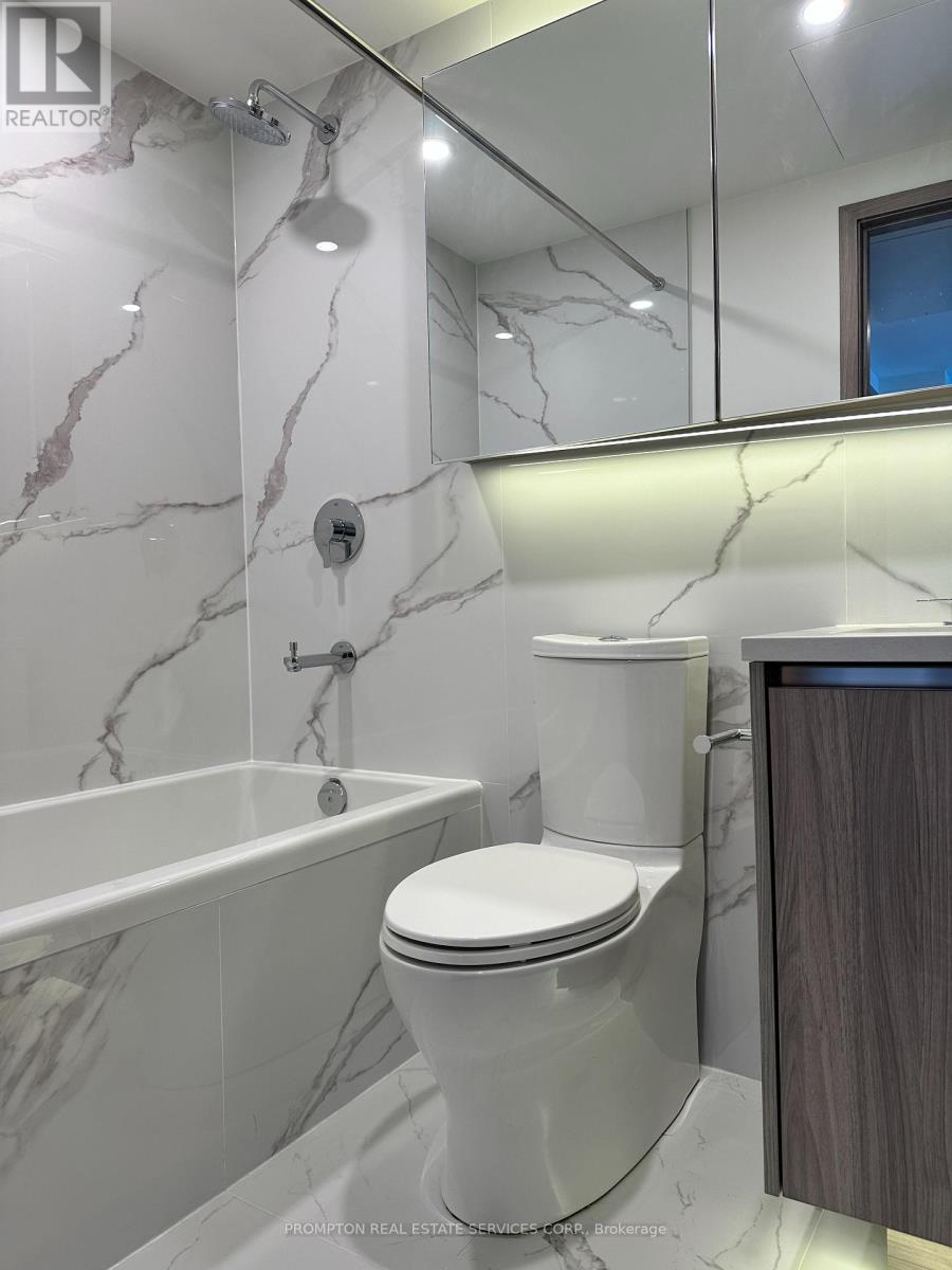 2101 - 3 Concord Cityplace Way, Toronto, Ontario  M5V 0X4 - Photo 13 - C12185070