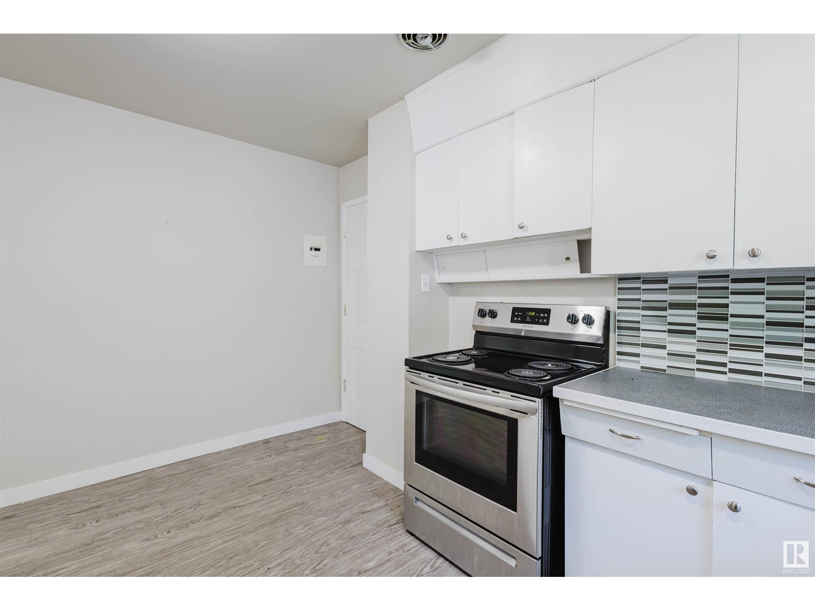 8504 98 St Nw, Edmonton, Alberta  T6E 3M3 - Photo 10 - E4439485