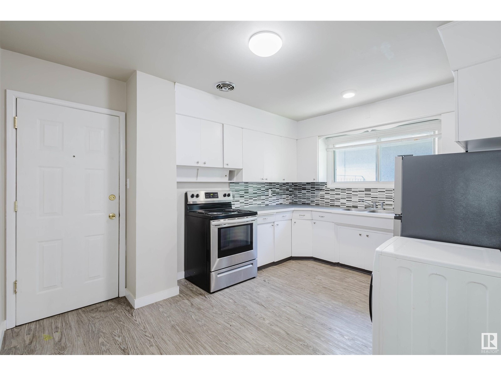 8504 98 St Nw, Edmonton, Alberta  T6E 3M3 - Photo 12 - E4439485