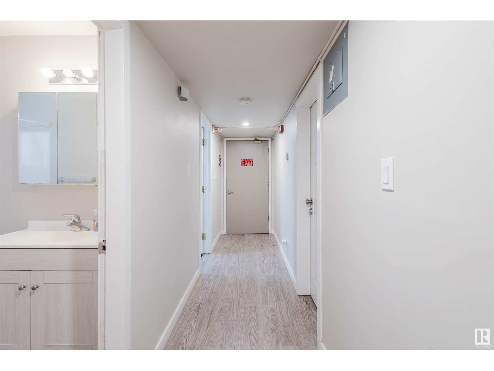 8504 98 St Nw, Edmonton, Alberta  T6E 3M3 - Photo 39 - E4439485