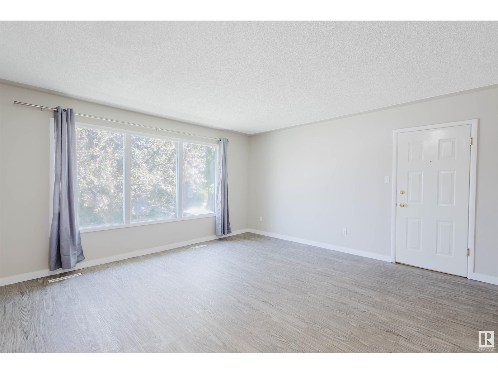 8504 98 St Nw, Edmonton, Alberta  T6E 3M3 - Photo 6 - E4439485
