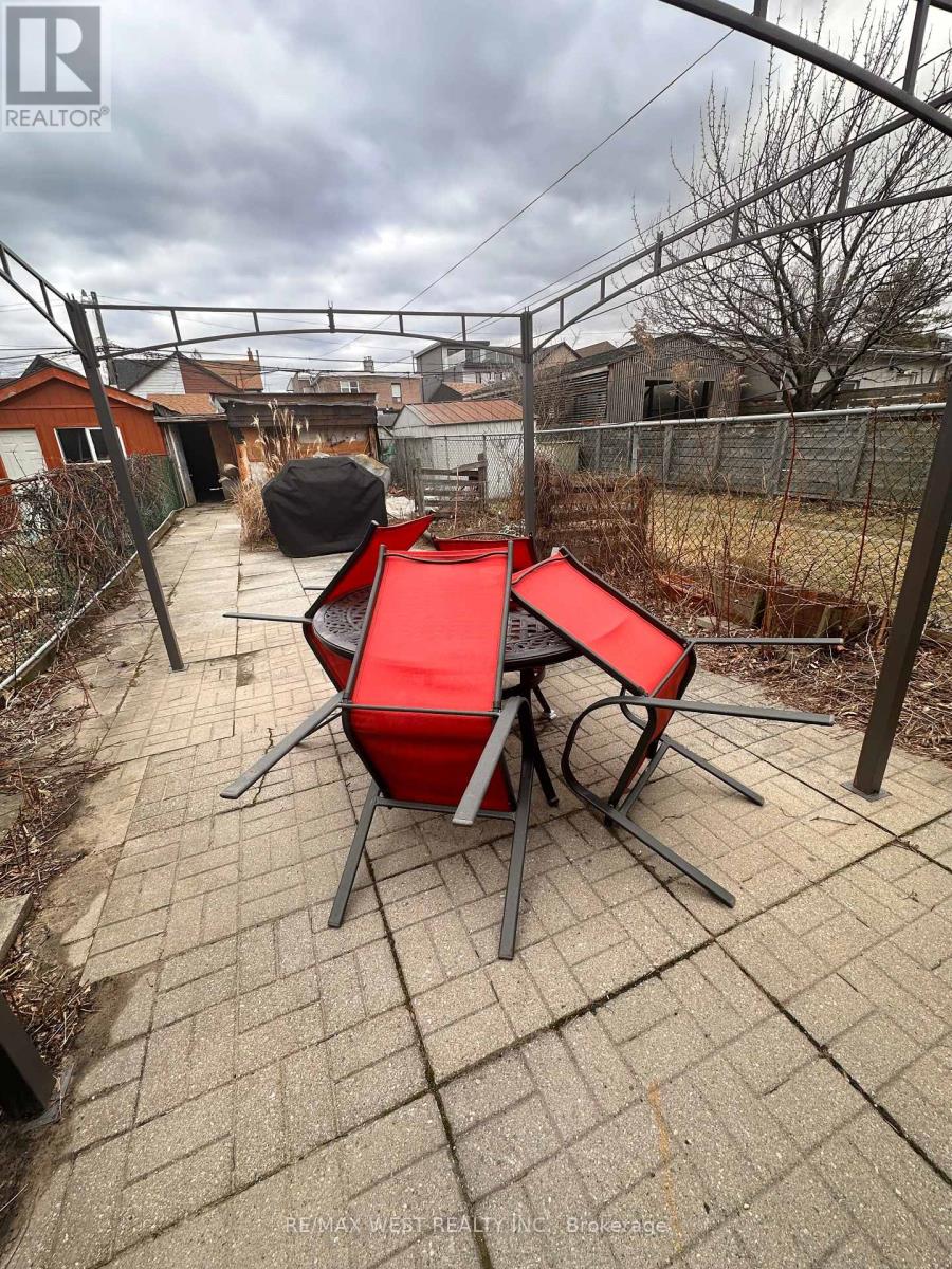 Basement - 72 St Clarens Avenue, Toronto (Little Portugal), Ontario  M6K 2S5 - Photo 12 - C12185151
