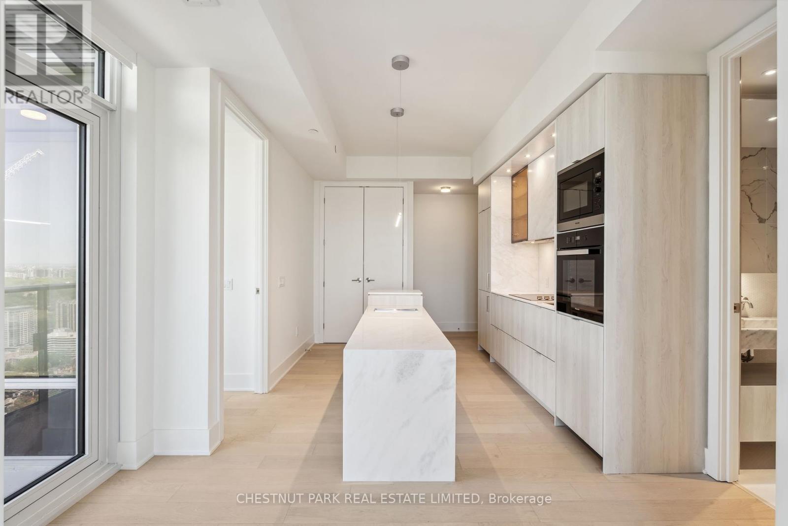 4302 - 11 Yorkville Avenue, Toronto, Ontario  M4W 1L2 - Photo 10 - C12185206