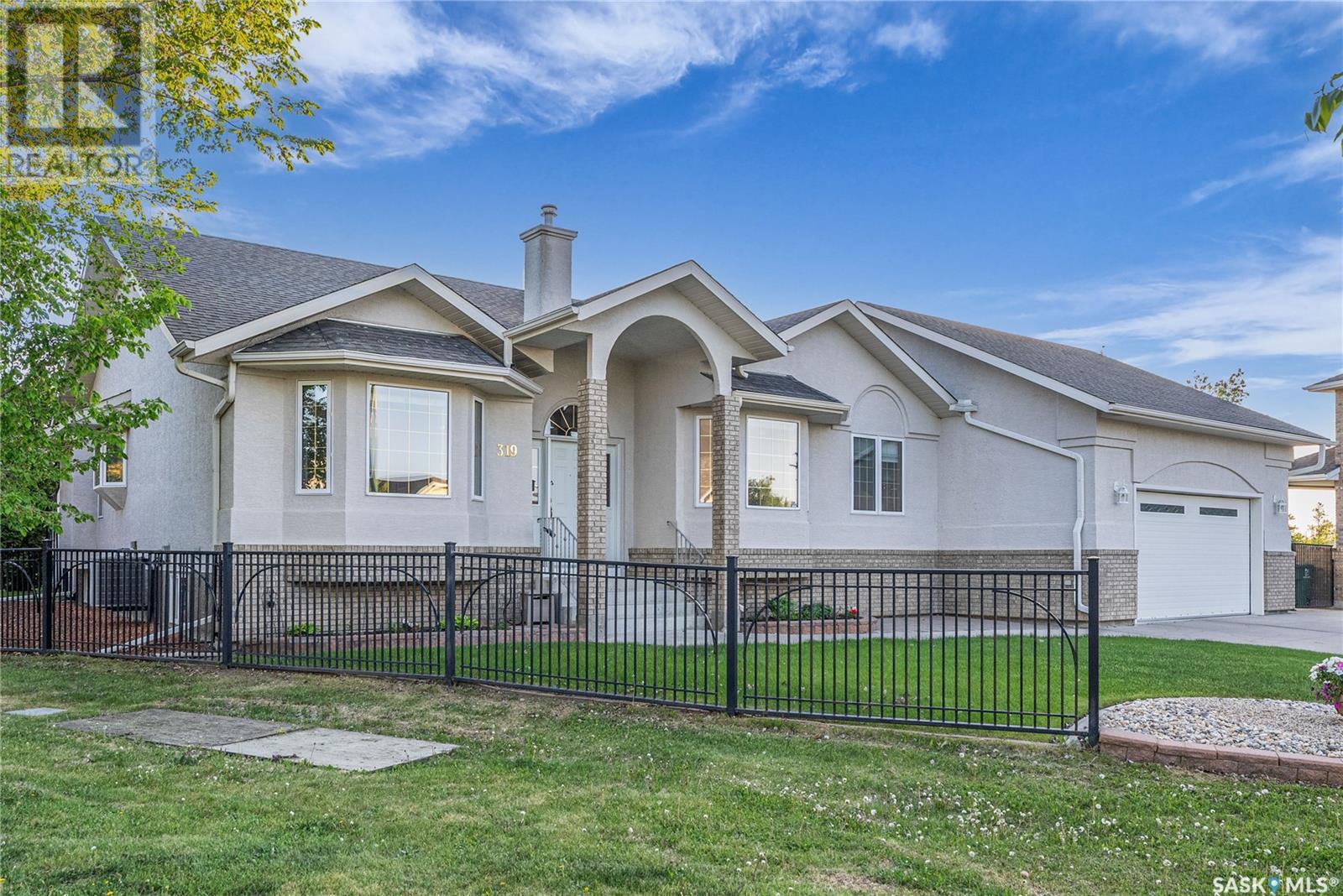 319 Brookmore Crescent, Saskatoon, Saskatchewan  S7V 1C1 - Photo 3 - SK007748