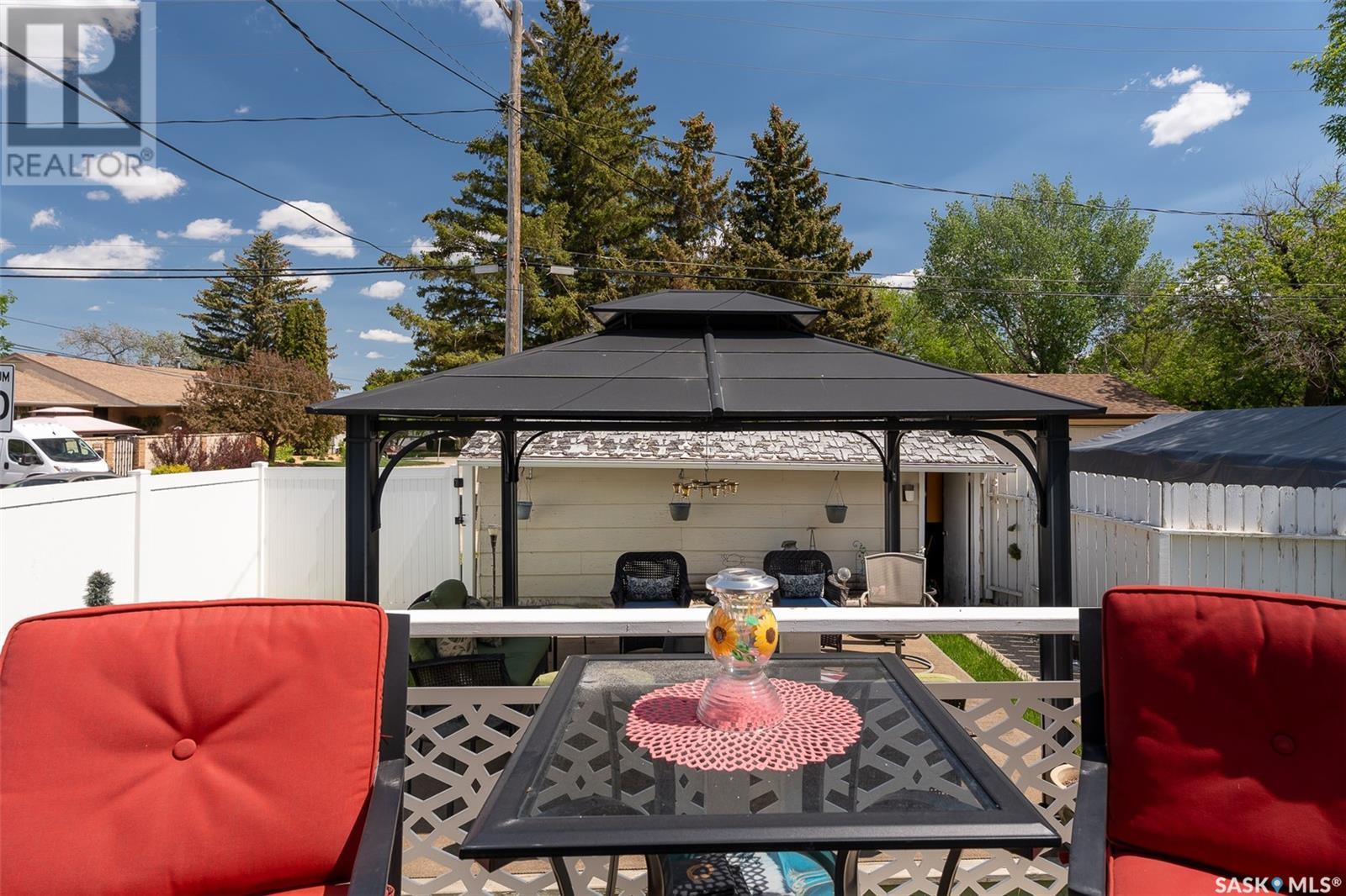 1245 3rd Avenue Nw, Moose Jaw, Saskatchewan  S6H 3V4 - Photo 35 - SK007670