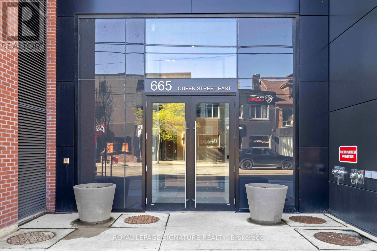 Property at 313 - 665 QUEEN STREET E image 2