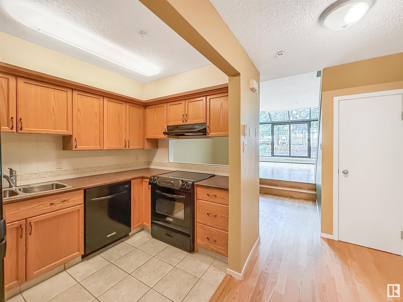 11166 83 Av Nw Nw, Edmonton, Alberta  T6G 0V1 - Photo 3 - E4439488