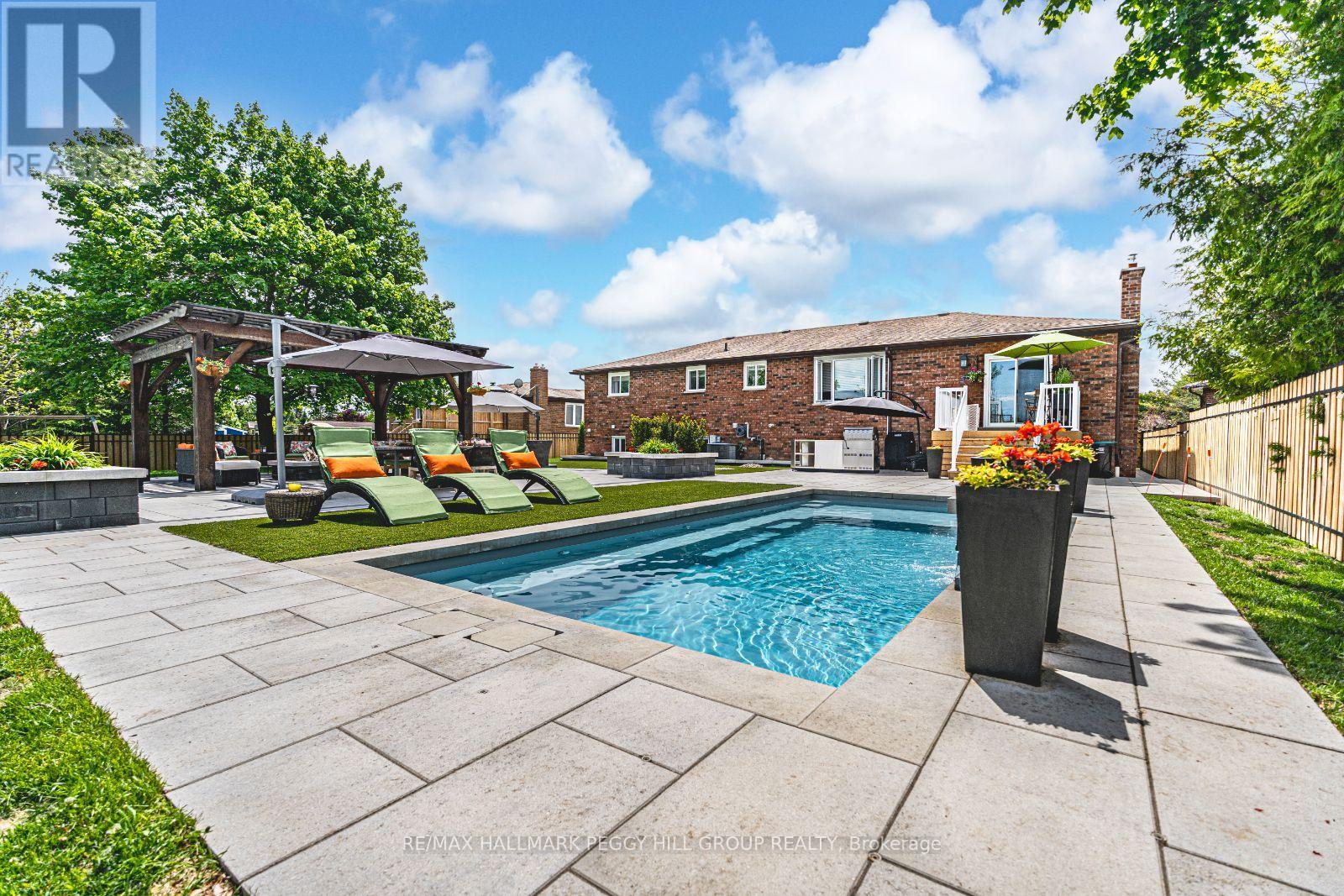 Property at 2076 CHANTLER STREET image 2