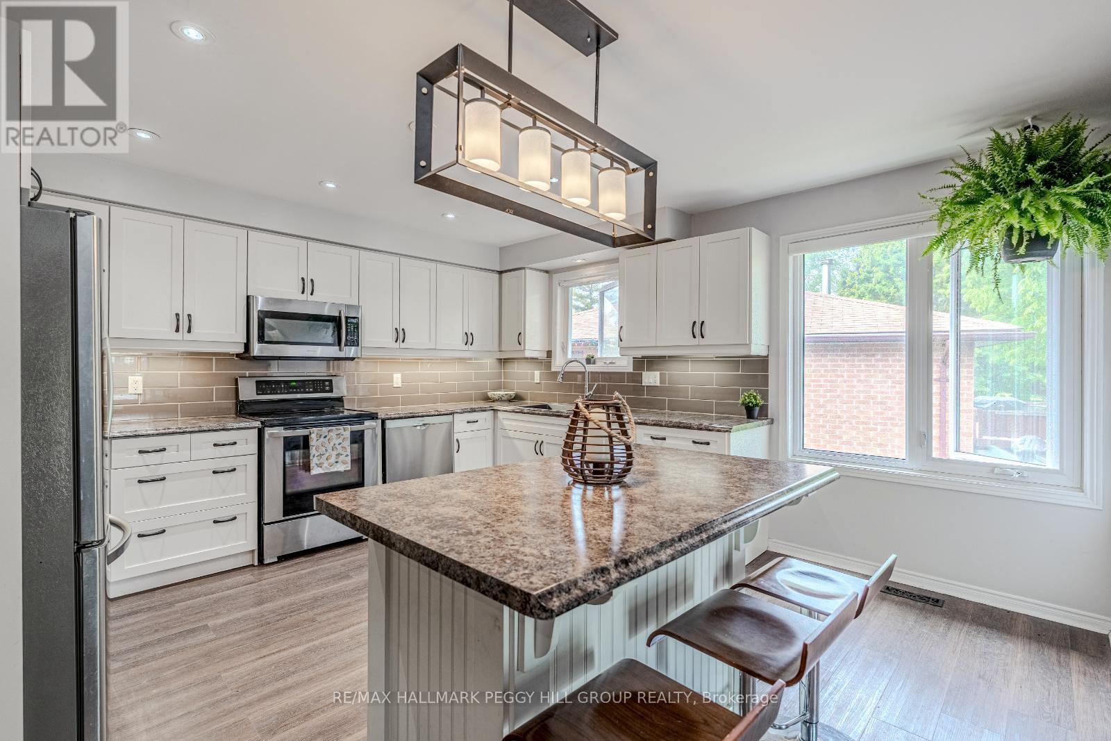 Property at 2076 CHANTLER STREET image 5