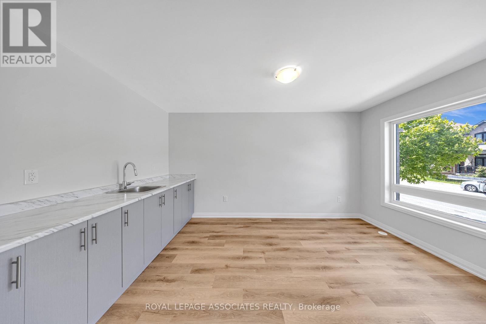 Property at 81 RUSTLE WOOD AVENUE image 5