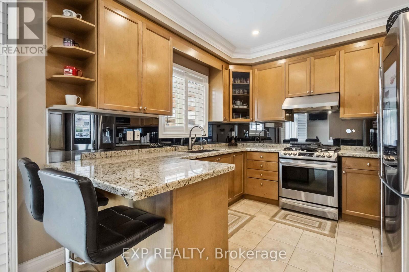 32 Albert Roffey Crescent, Markham, Ontario  L6B 0H1 - Photo 16 - N12185134