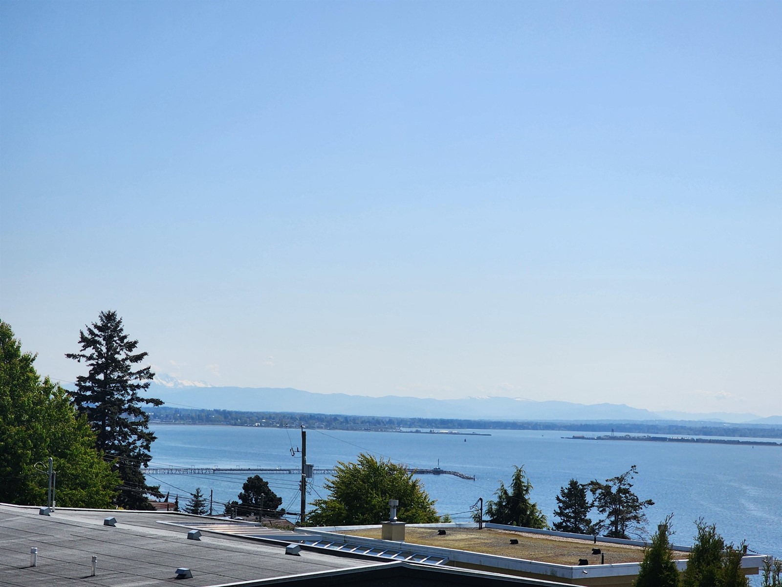 14366 Magdalen Avenue, White Rock, British Columbia  V4B 2X3 - Photo 1 - R3003866
