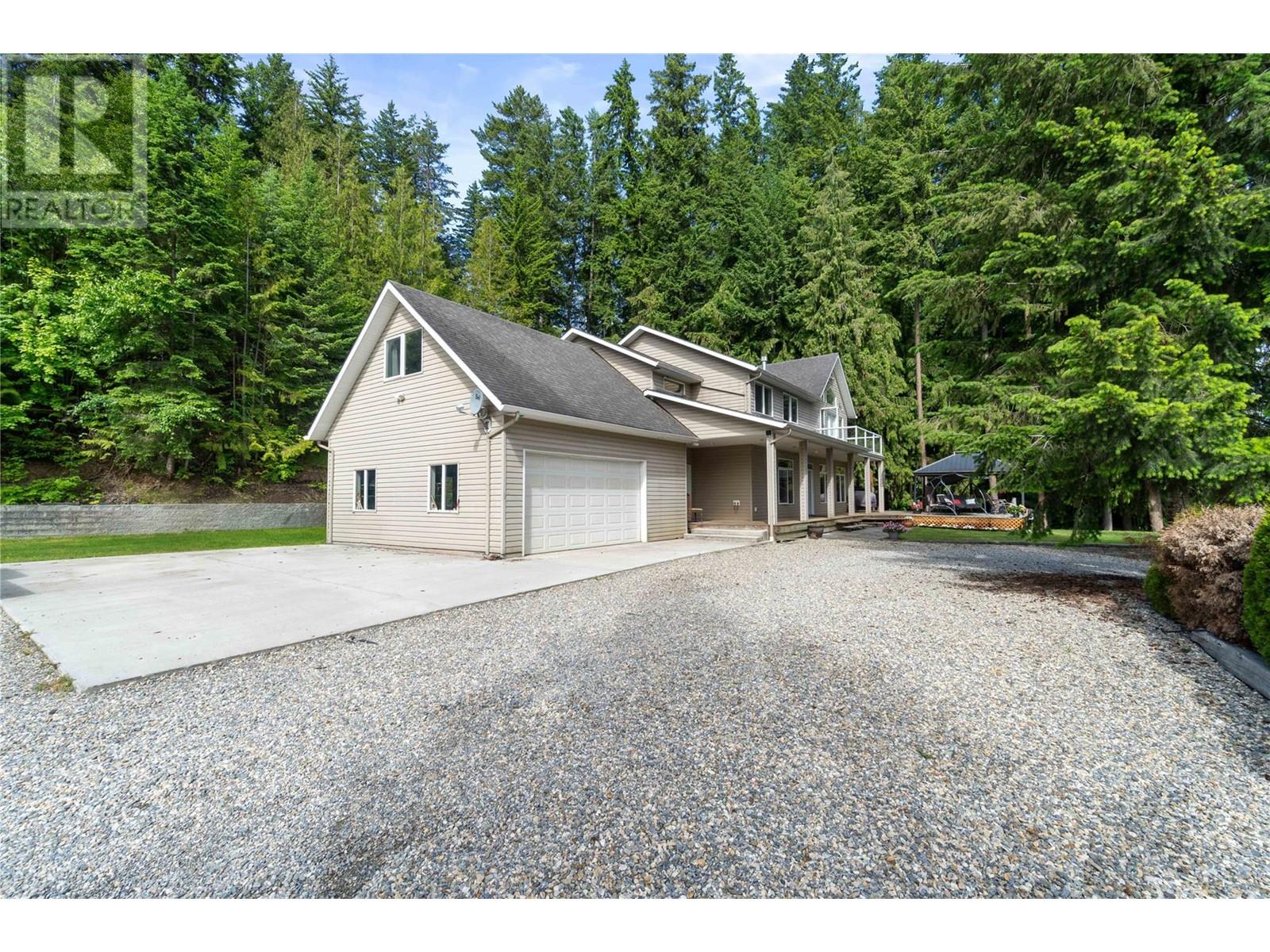 2524 Blind Bay Road, Blind Bay, BC V0E1H1
