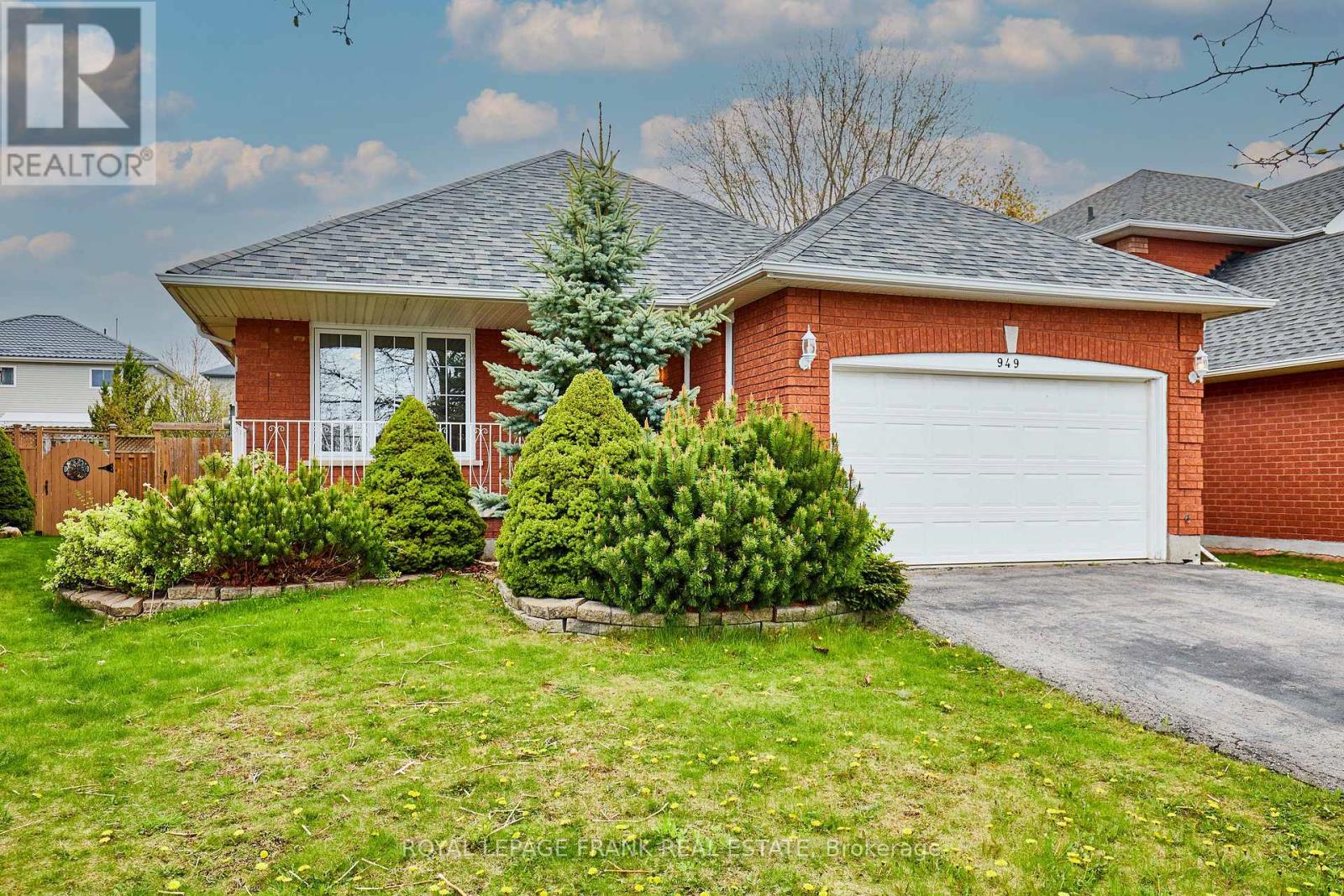 949 Tillison Avenue, Cobourg, Ontario  K9A 5N2 - Photo 1 - X12185265