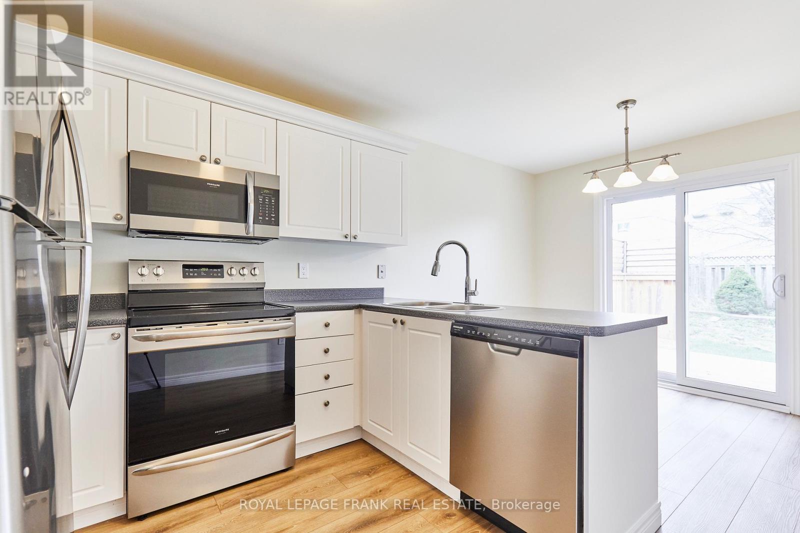 949 Tillison Avenue, Cobourg, Ontario  K9A 5N2 - Photo 7 - X12185265