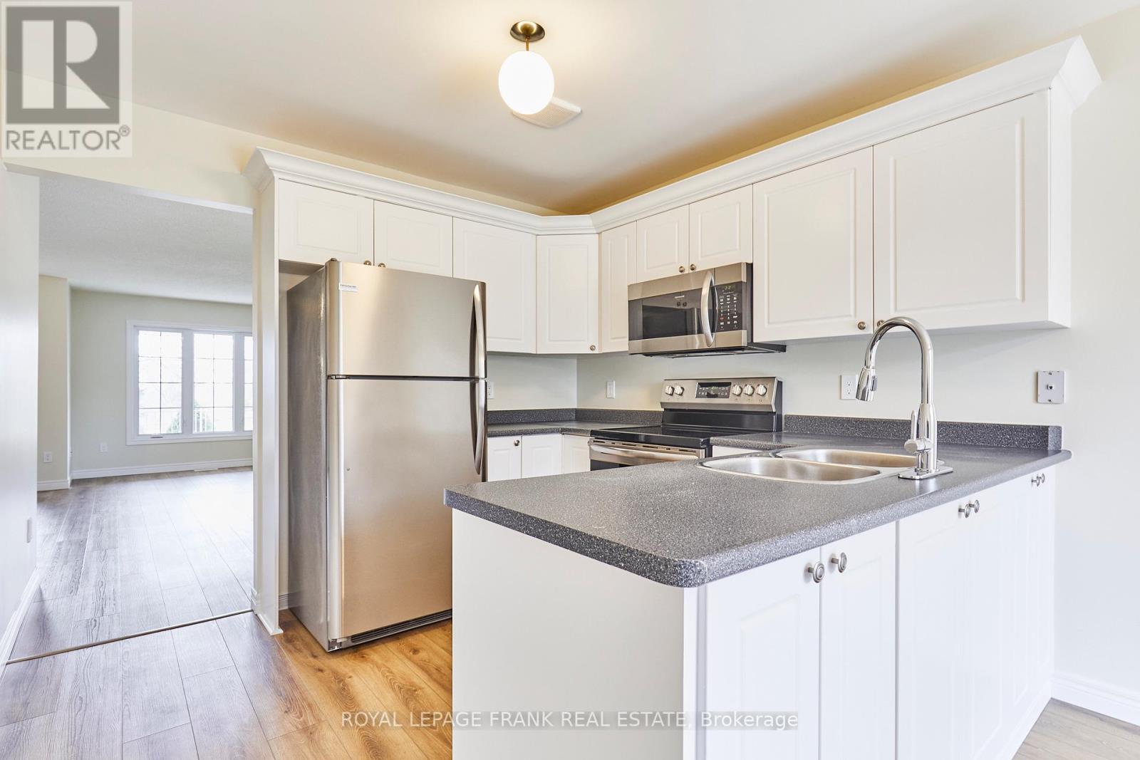 949 Tillison Avenue, Cobourg, Ontario  K9A 5N2 - Photo 9 - X12185265