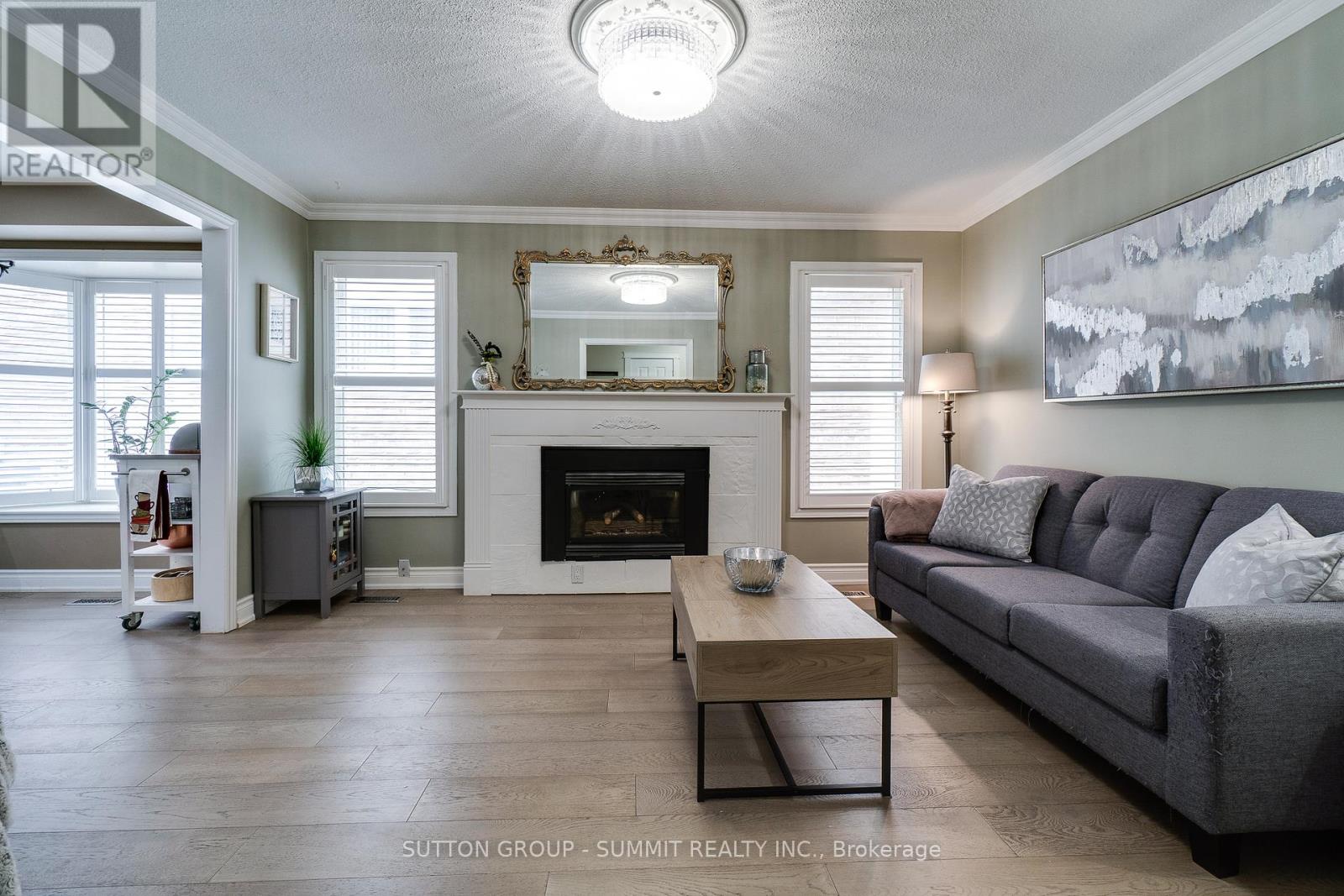 1624 Lewes Way, Mississauga, Ontario  L4W 3L2 - Photo 6 - W12185058