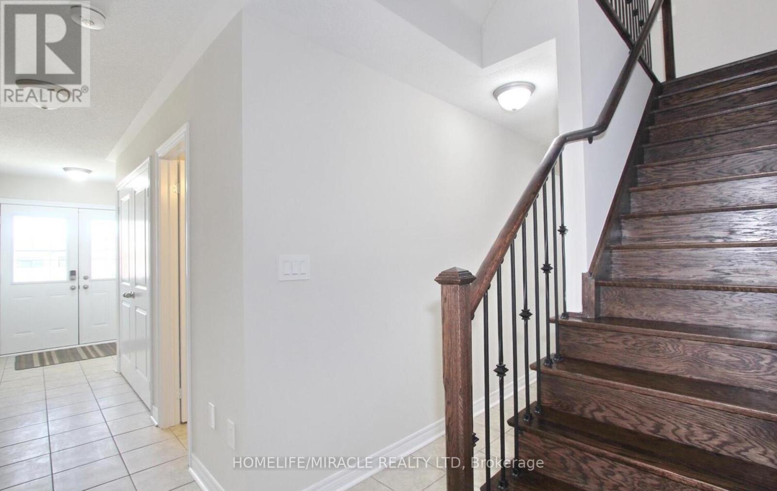 12 Remembrance Road, Brampton, Ontario  L7A 4Z1 - Photo 10 - W12185079