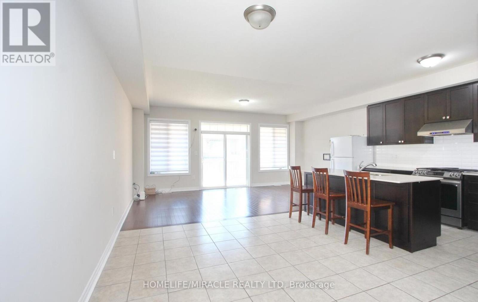 12 Remembrance Road, Brampton, Ontario  L7A 4Z1 - Photo 11 - W12185079