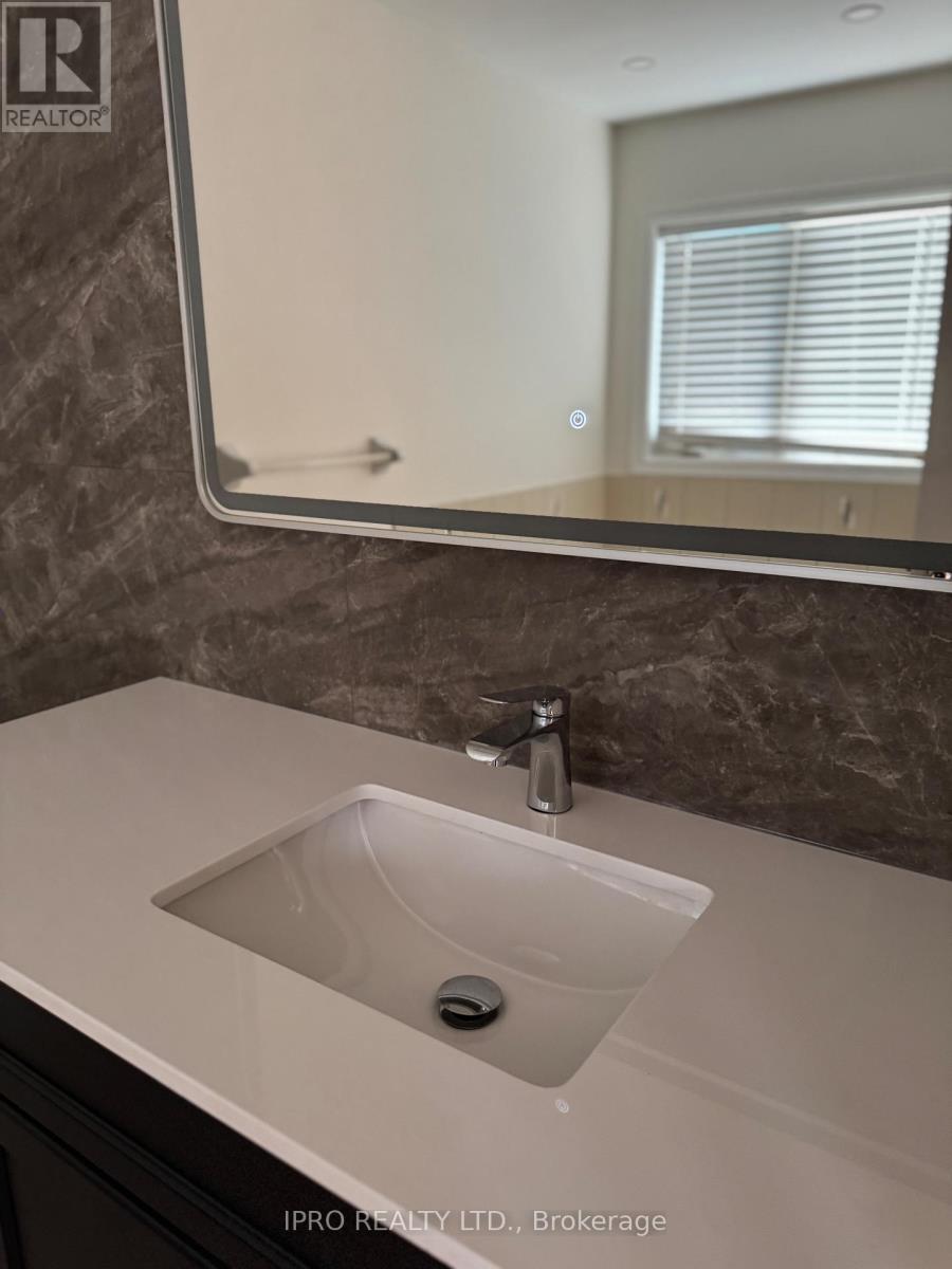 893 Transom Crescent, Milton, Ontario  L9T 8K4 - Photo 22 - W12185096