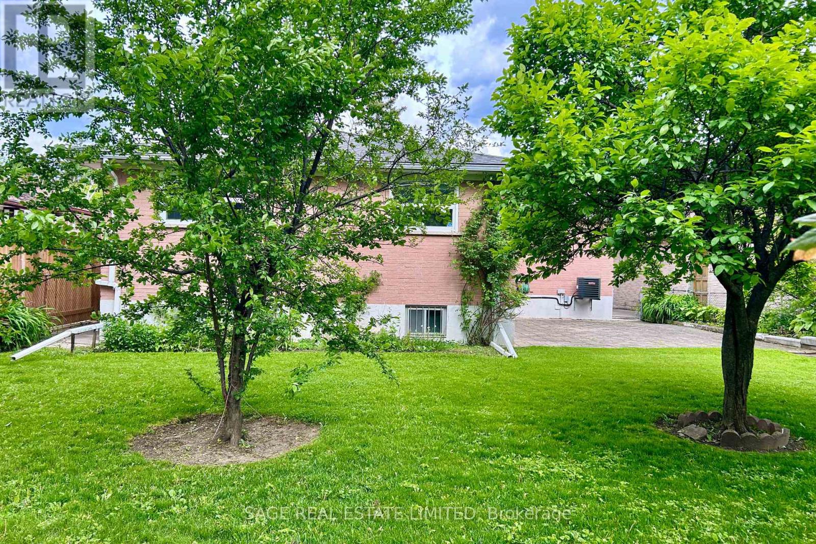 308 Sentinel Road, Toronto (York University Heights), Ontario  M3J 1T8 - Photo 44 - W12185101