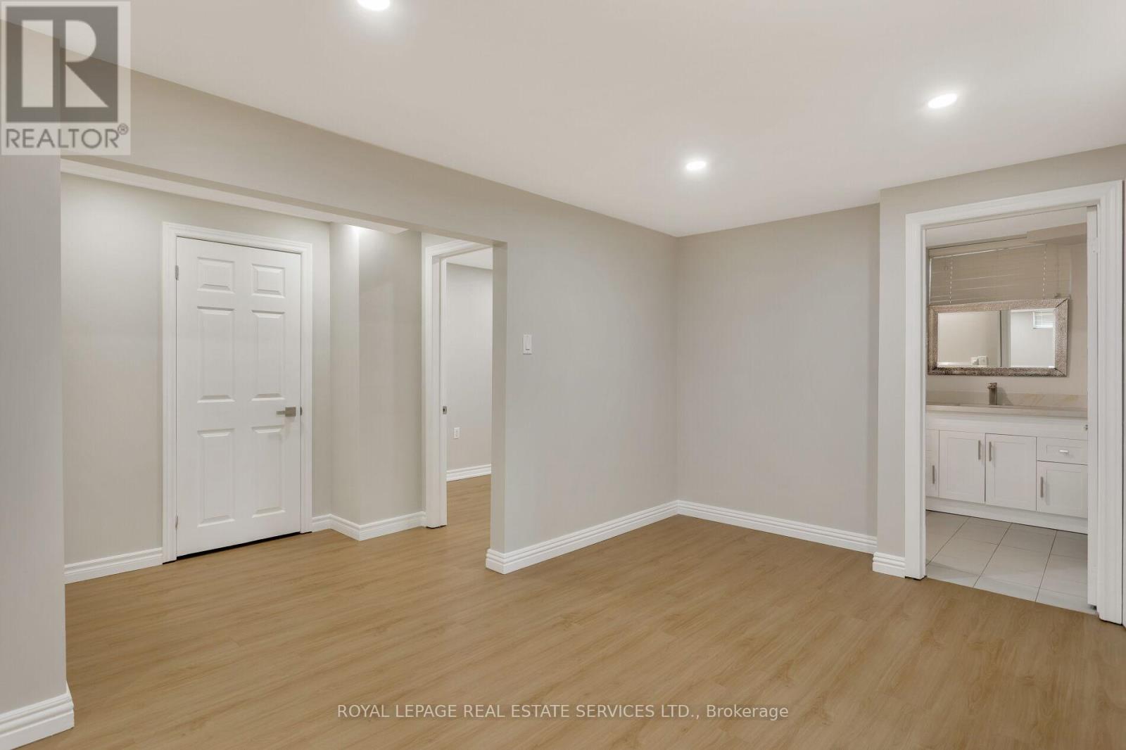 1181 Newton Road, Oakville, Ontario  L6H 2A1 - Photo 21 - W12185115