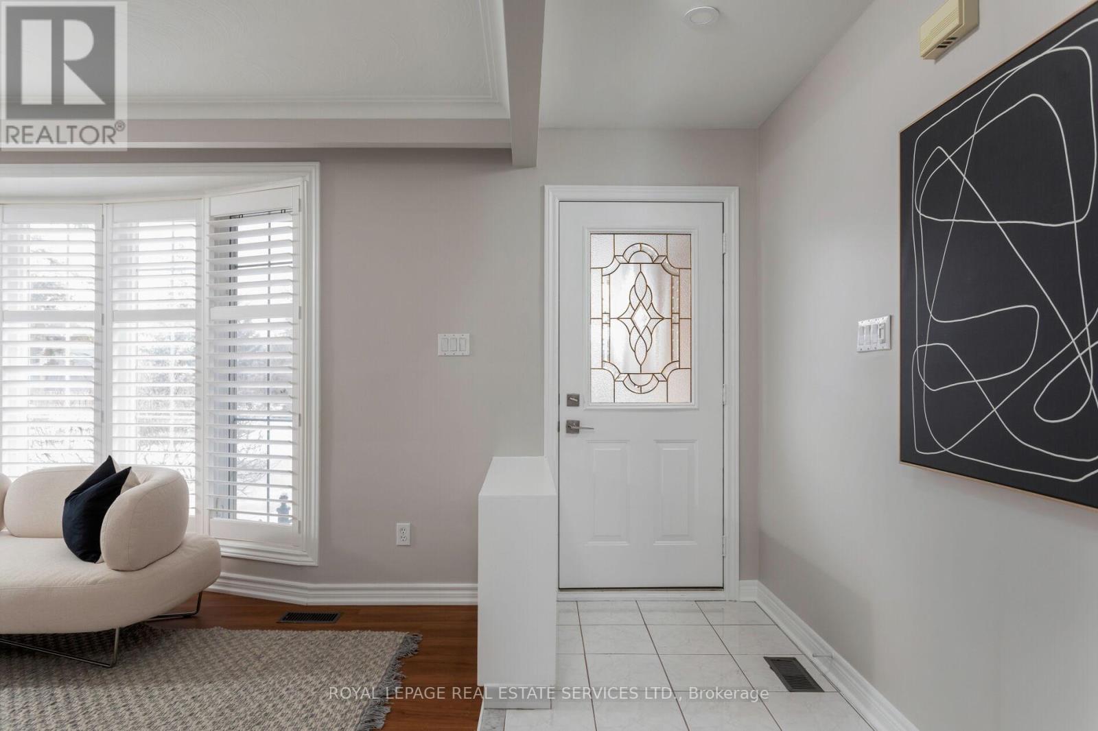 1181 Newton Road, Oakville, Ontario  L6H 2A1 - Photo 3 - W12185115