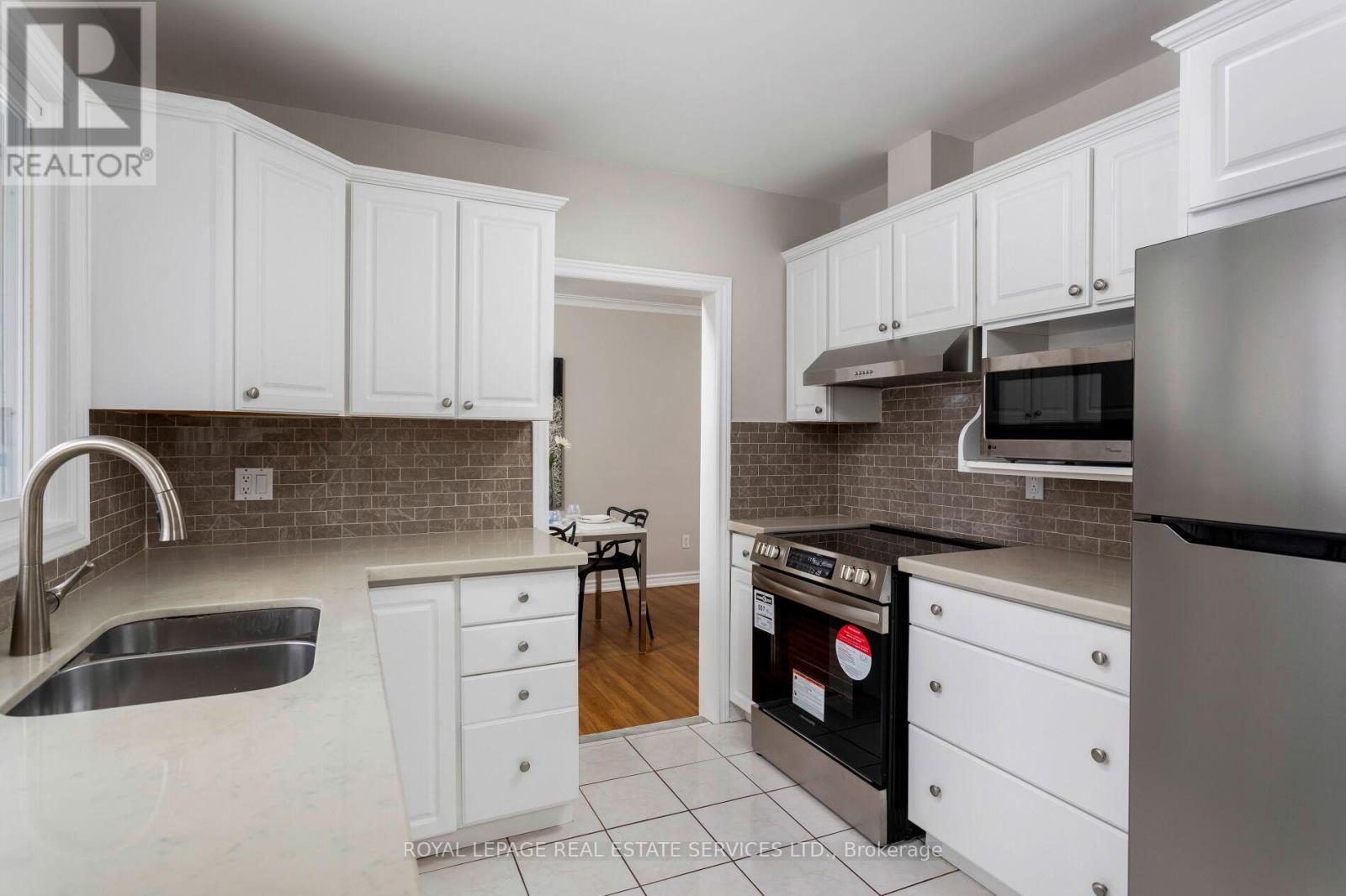1181 Newton Road, Oakville, Ontario  L6H 2A1 - Photo 6 - W12185115