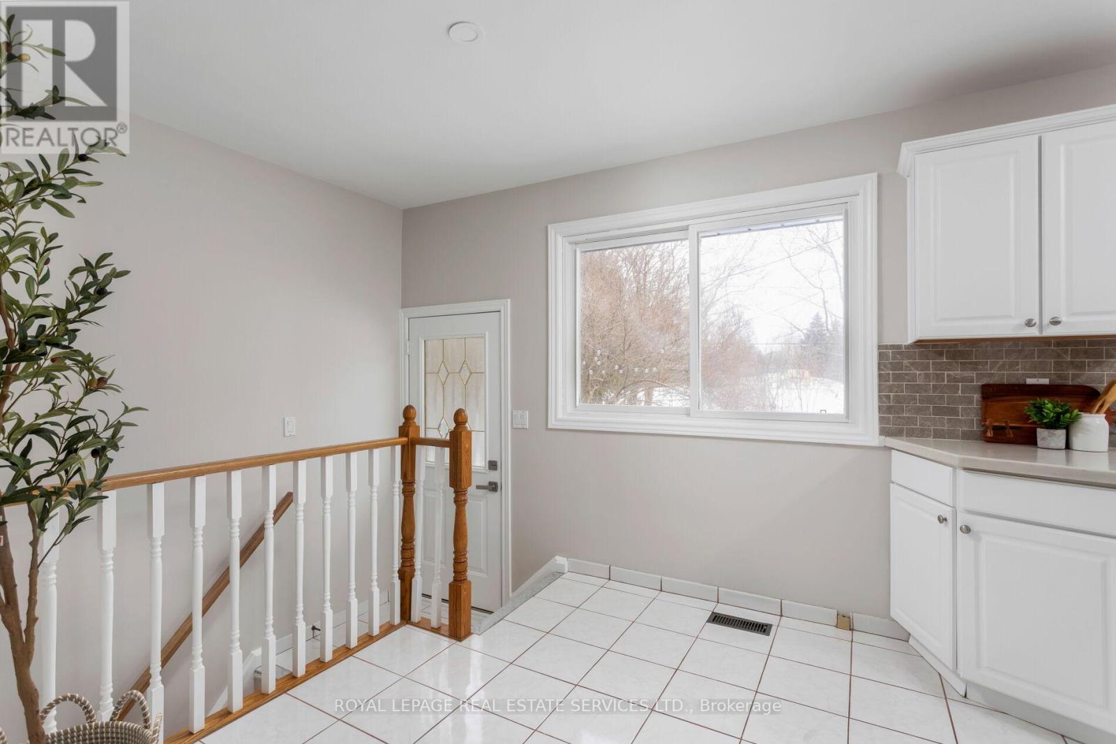 1181 Newton Road, Oakville, Ontario  L6H 2A1 - Photo 8 - W12185115