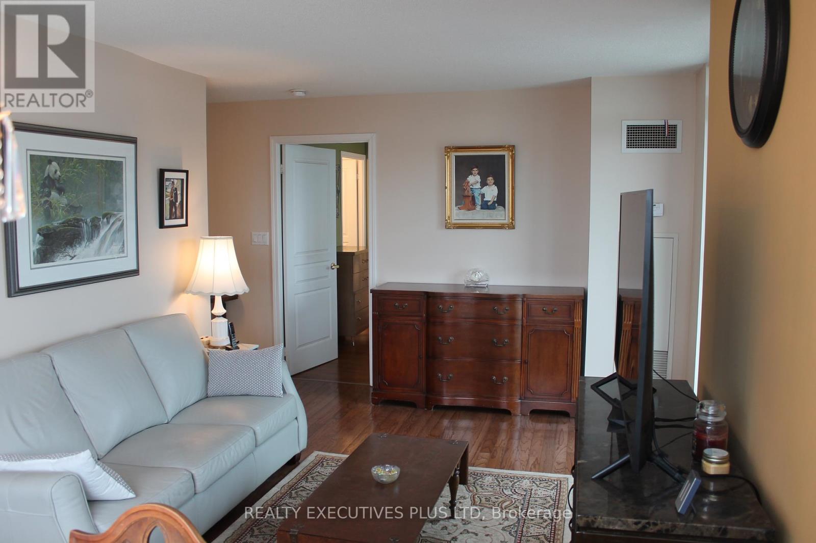 308 - 4879 Kimbermount Avenue, Mississauga, Ontario  L5M 7R9 - Photo 9 - W12185166