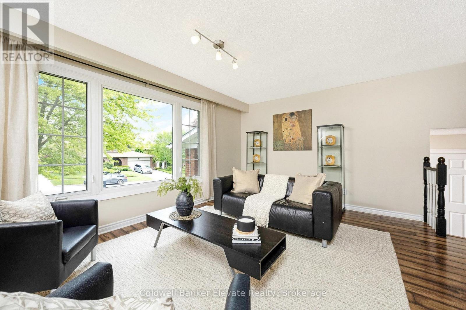11 Hillside Drive, Halton Hills, Ontario  L7G 4W2 - Photo 12 - W12185187