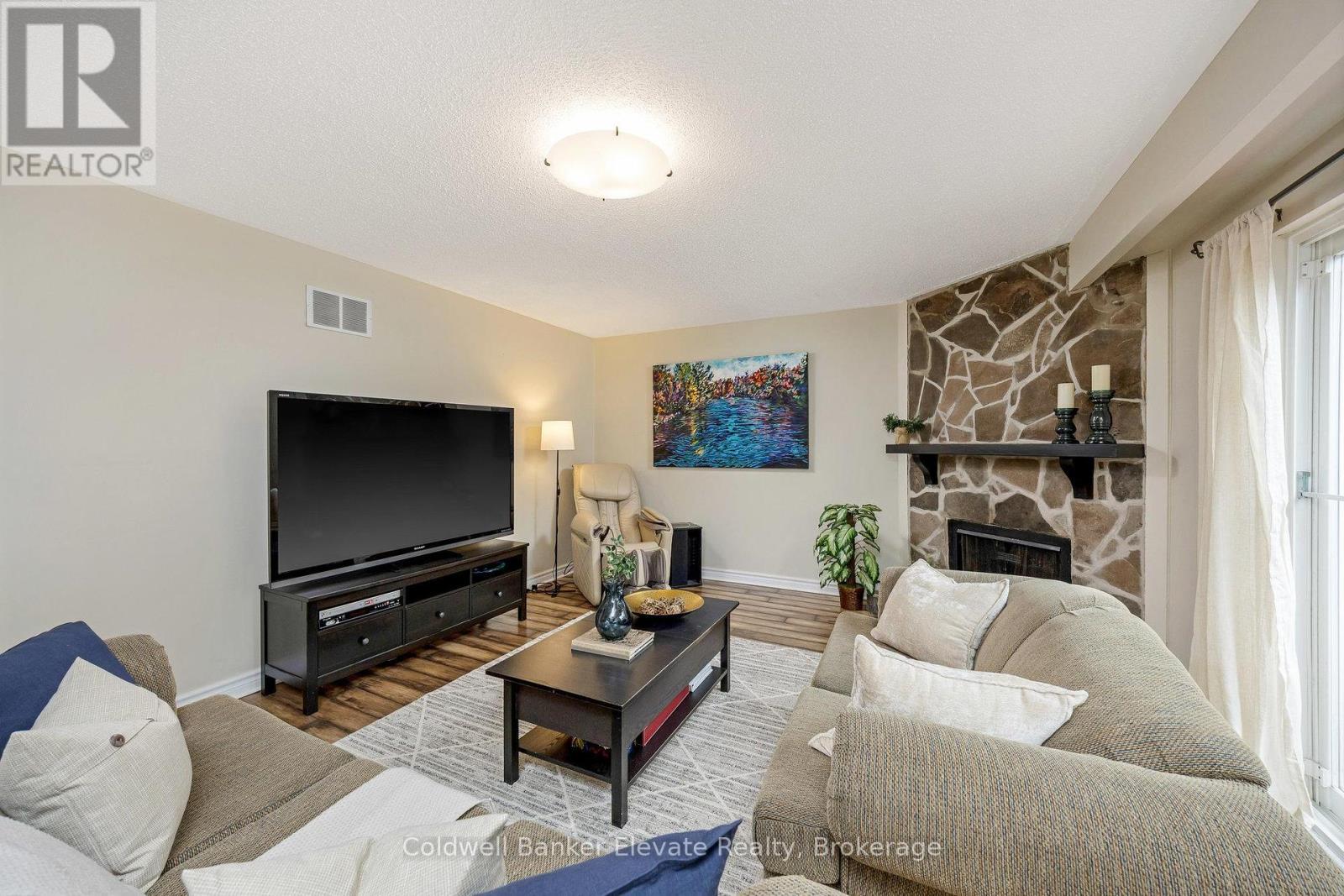 11 Hillside Drive, Halton Hills, Ontario  L7G 4W2 - Photo 8 - W12185187