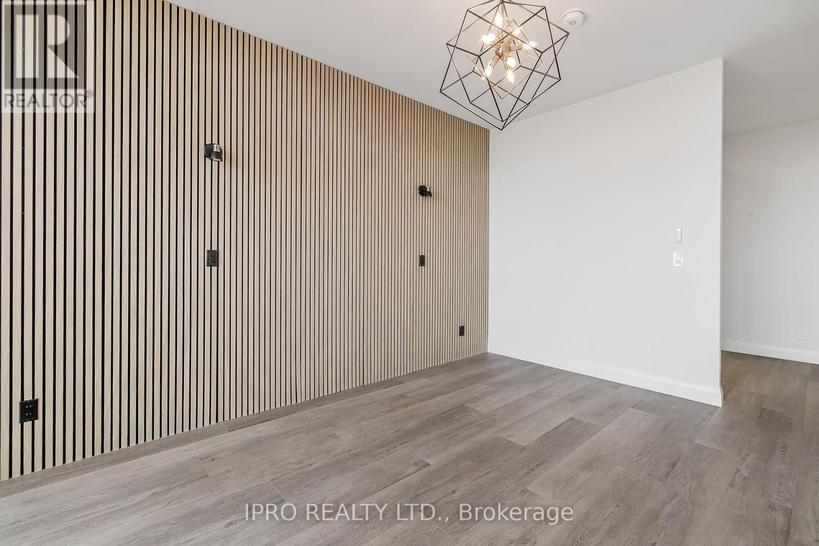 2002 - 500 Brock Avenue, Burlington, Ontario  L7S 0A5 - Photo 24 - W12185193