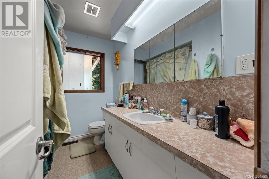 4732 Oakridge Dr, Courtenay, British Columbia  V9N 6A8 - Photo 12 - 1001792