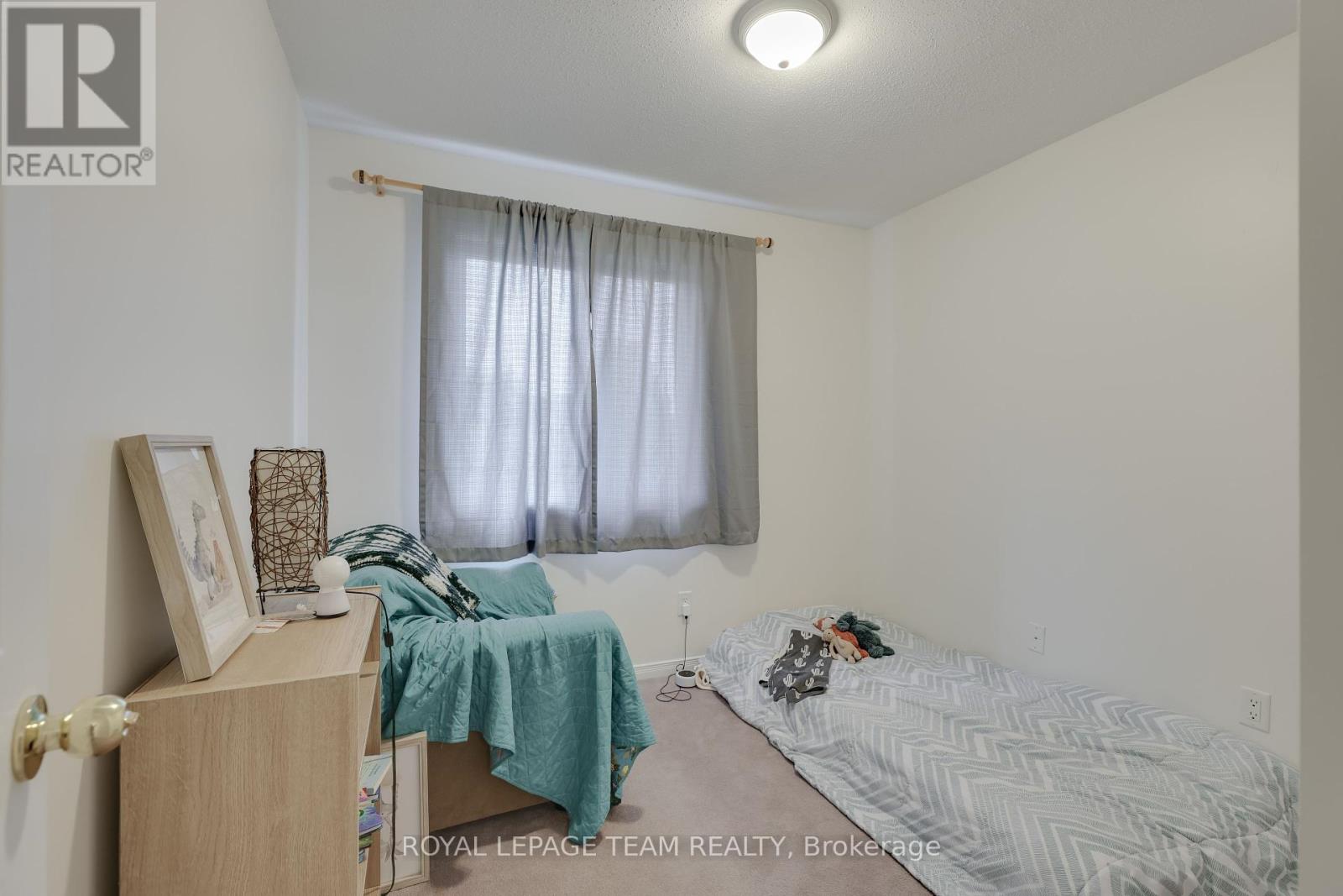 180 Kinross Private, Ottawa, Ontario  K2K 3P8 - Photo 38 - X12185225