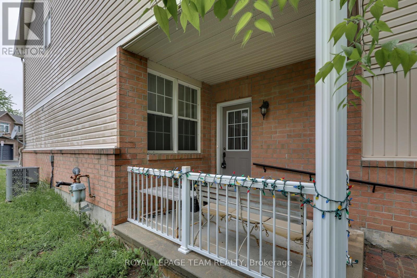 180 Kinross Private, Ottawa, Ontario  K2K 3P8 - Photo 6 - X12185225