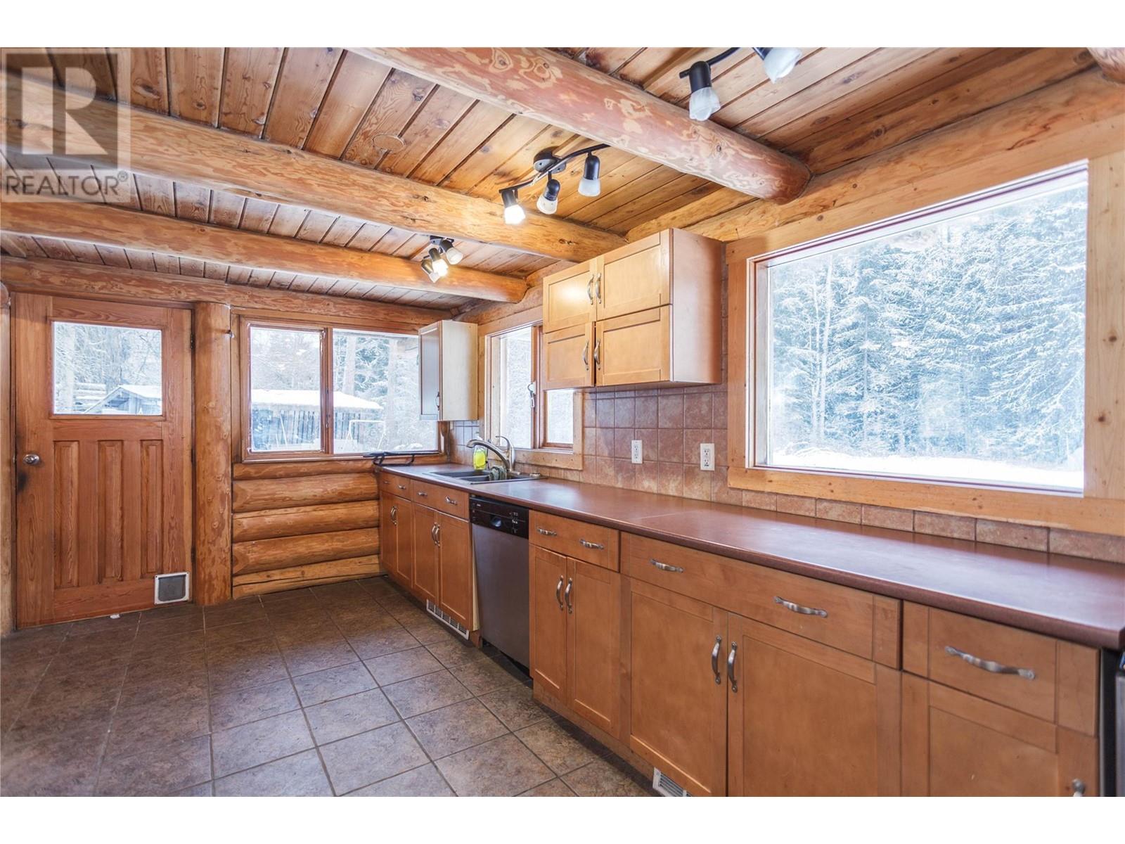 692 North Fork Road, Cherryville, BC V0E2G3
