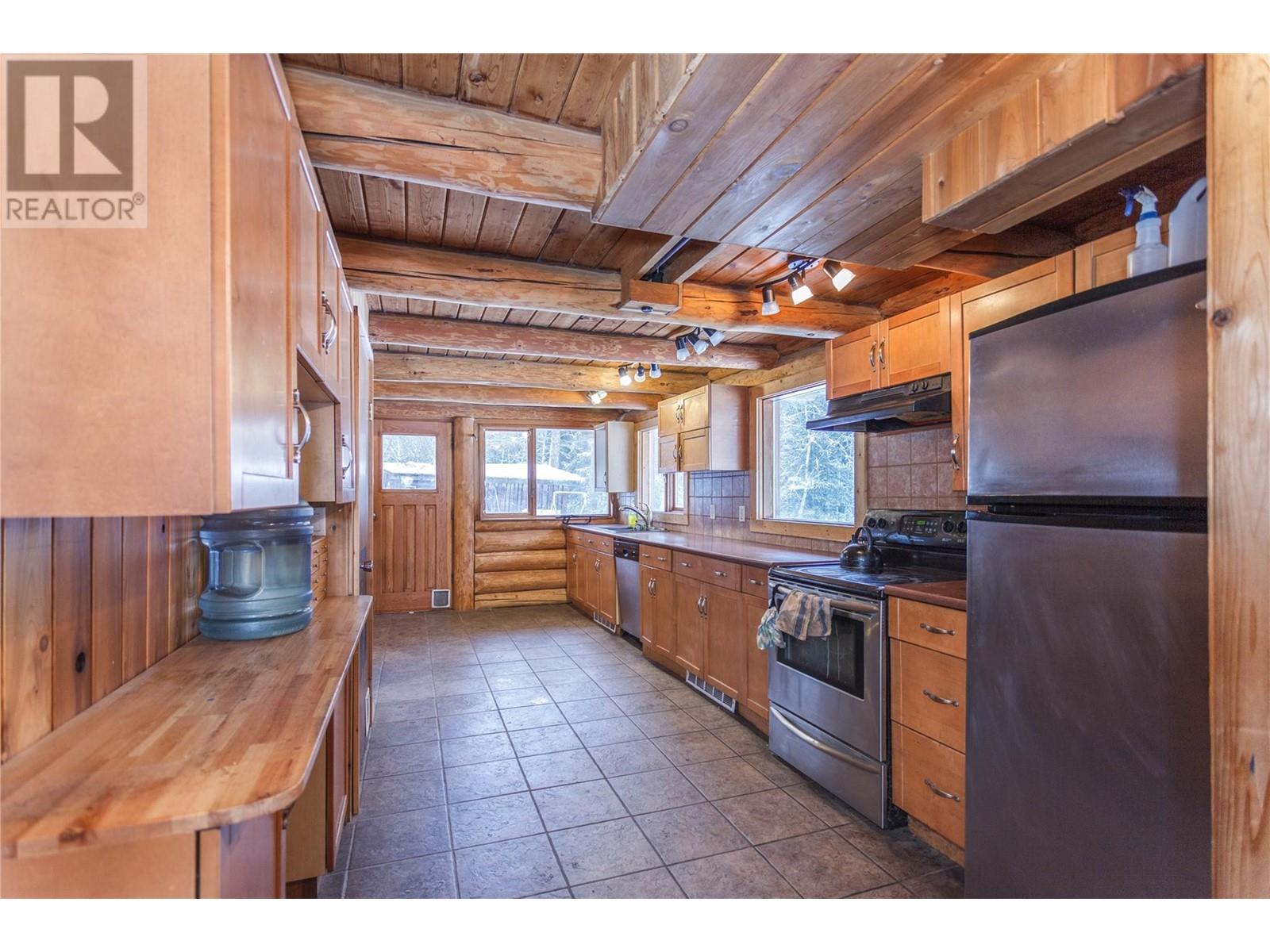 692 North Fork Road, Cherryville, British Columbia  V0E 2G3 - Photo 8 - 10333258