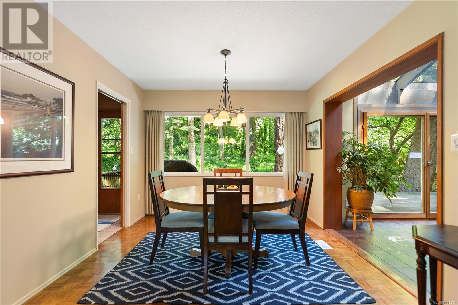 956 Carolwood Dr, Saanich, British Columbia  V8X 3V1 - Photo 8 - 1001393