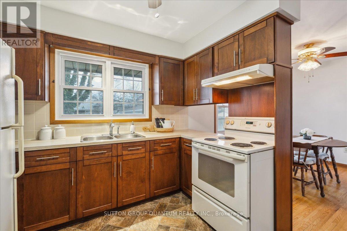 297 Lakeshore Road, St. Catharines, Ontario  L2M 1S1 - Photo 14 - X12185107