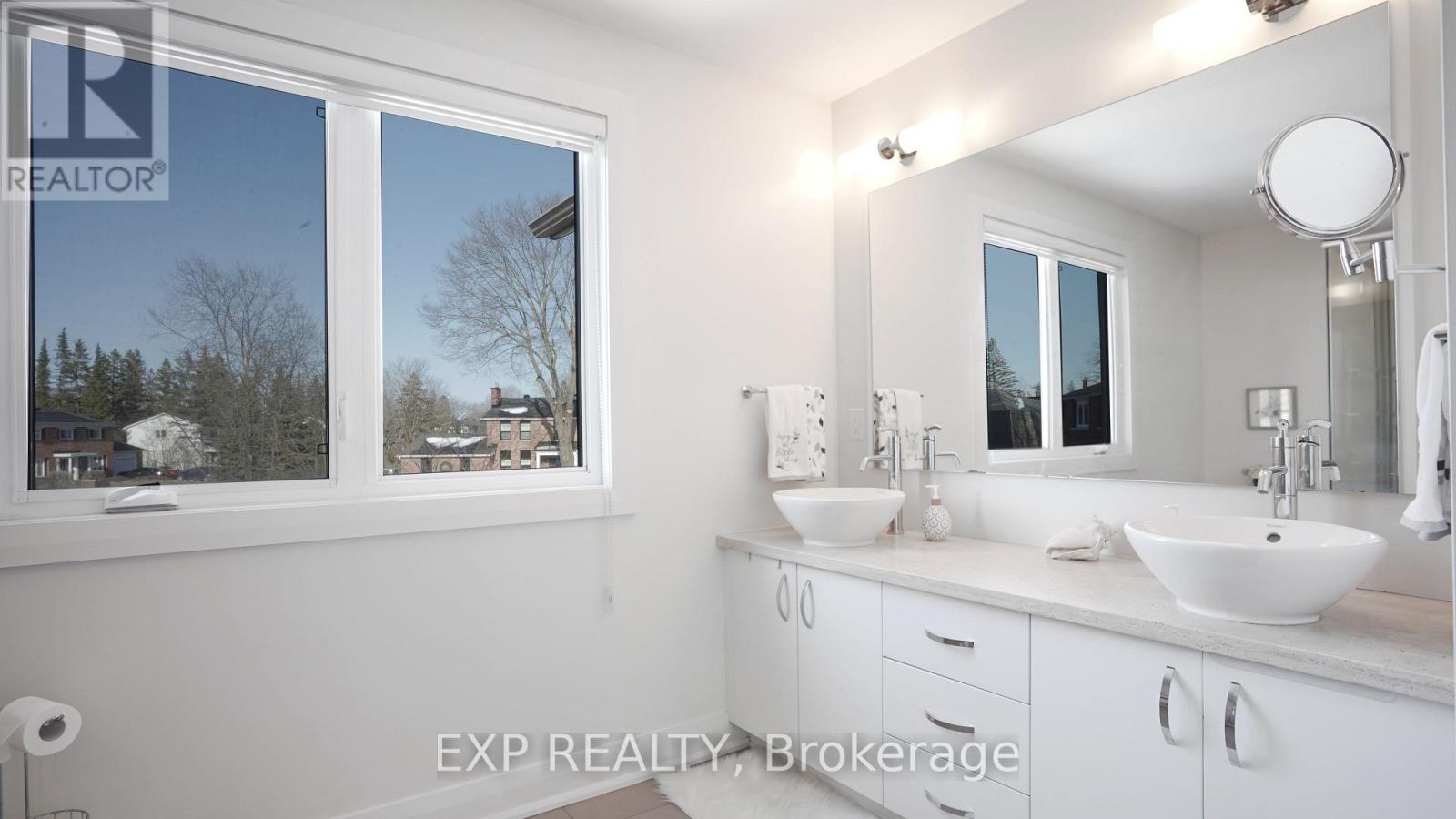 17 Chesswood Court, Ottawa, Ontario  K2E 7E3 - Photo 22 - X12139792