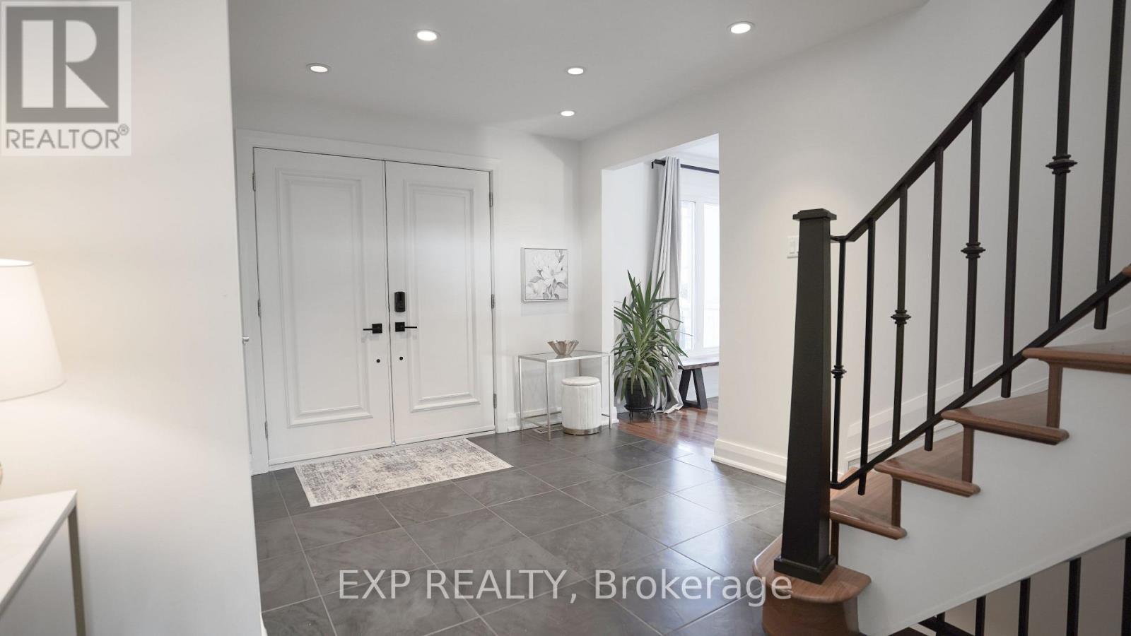 17 Chesswood Court, Ottawa, Ontario  K2E 7E3 - Photo 4 - X12139792